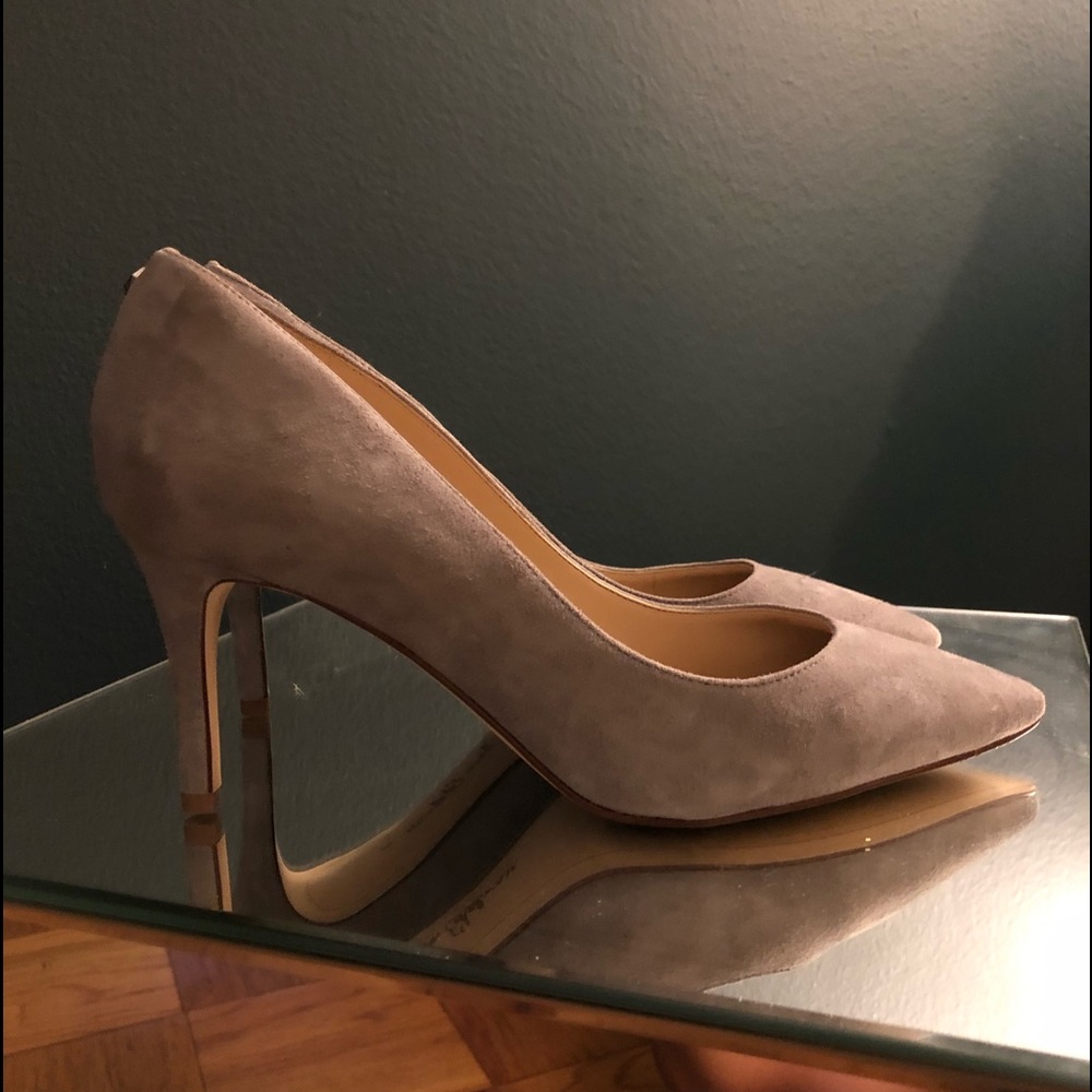 Sam Edelman Grey Suede Pump
